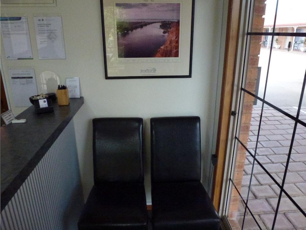 Colonial Motor Inn Bairnsdale Golden Chain Property Exterior photo