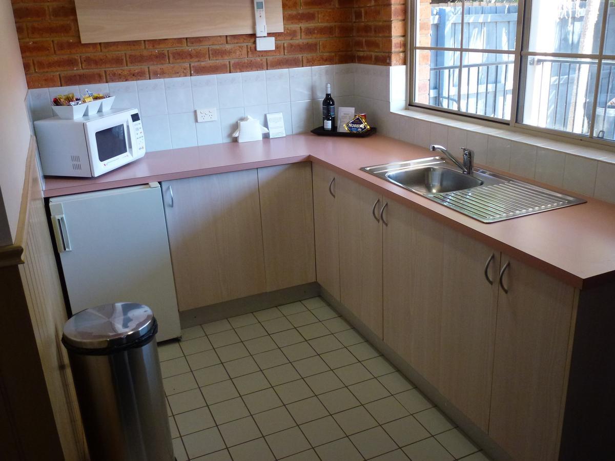 Colonial Motor Inn Bairnsdale Golden Chain Property Exterior photo