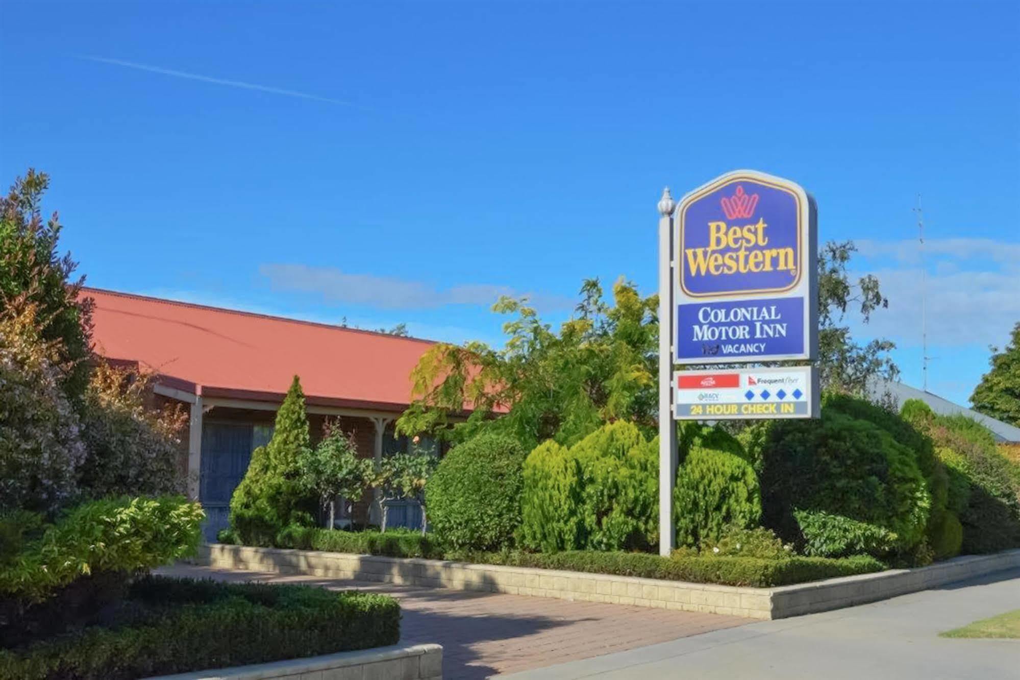 Colonial Motor Inn Bairnsdale Golden Chain Property Exterior photo