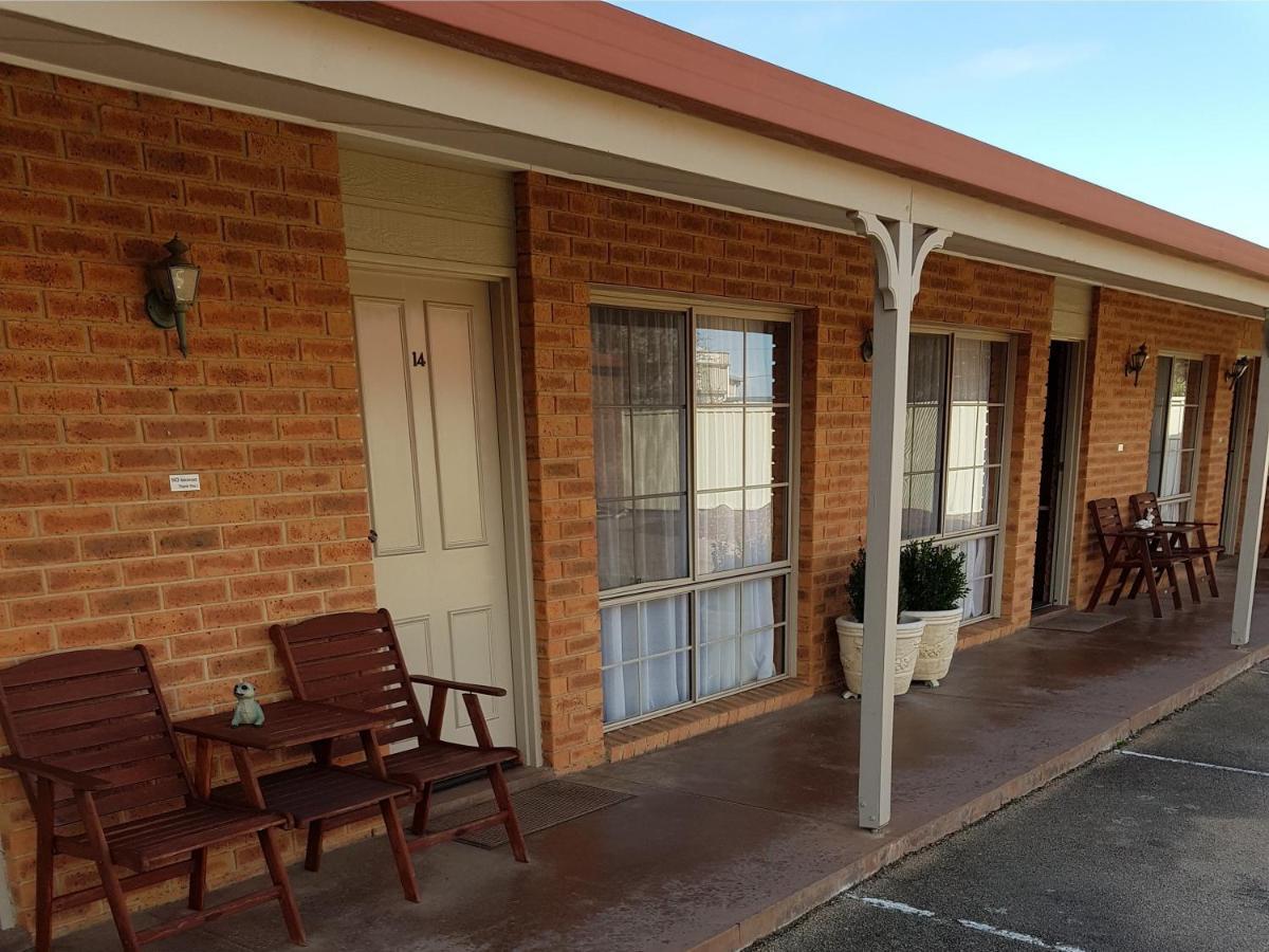 Colonial Motor Inn Bairnsdale Golden Chain Property Exterior photo